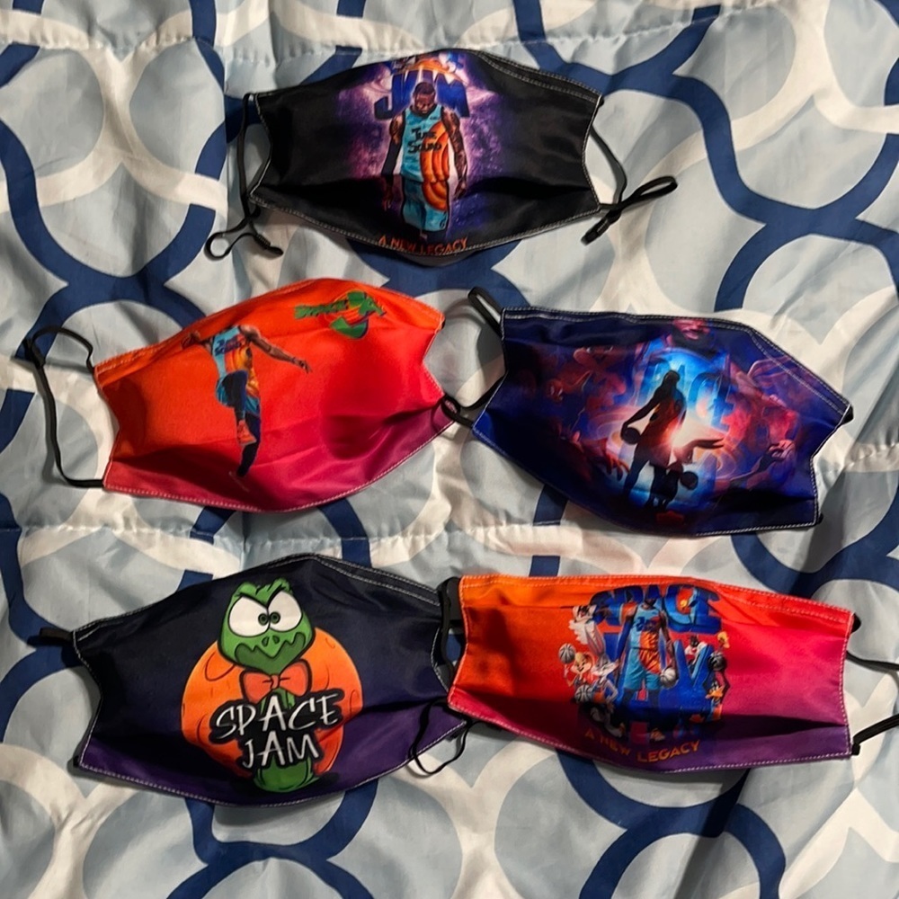 New set/5 Space Jam face masks